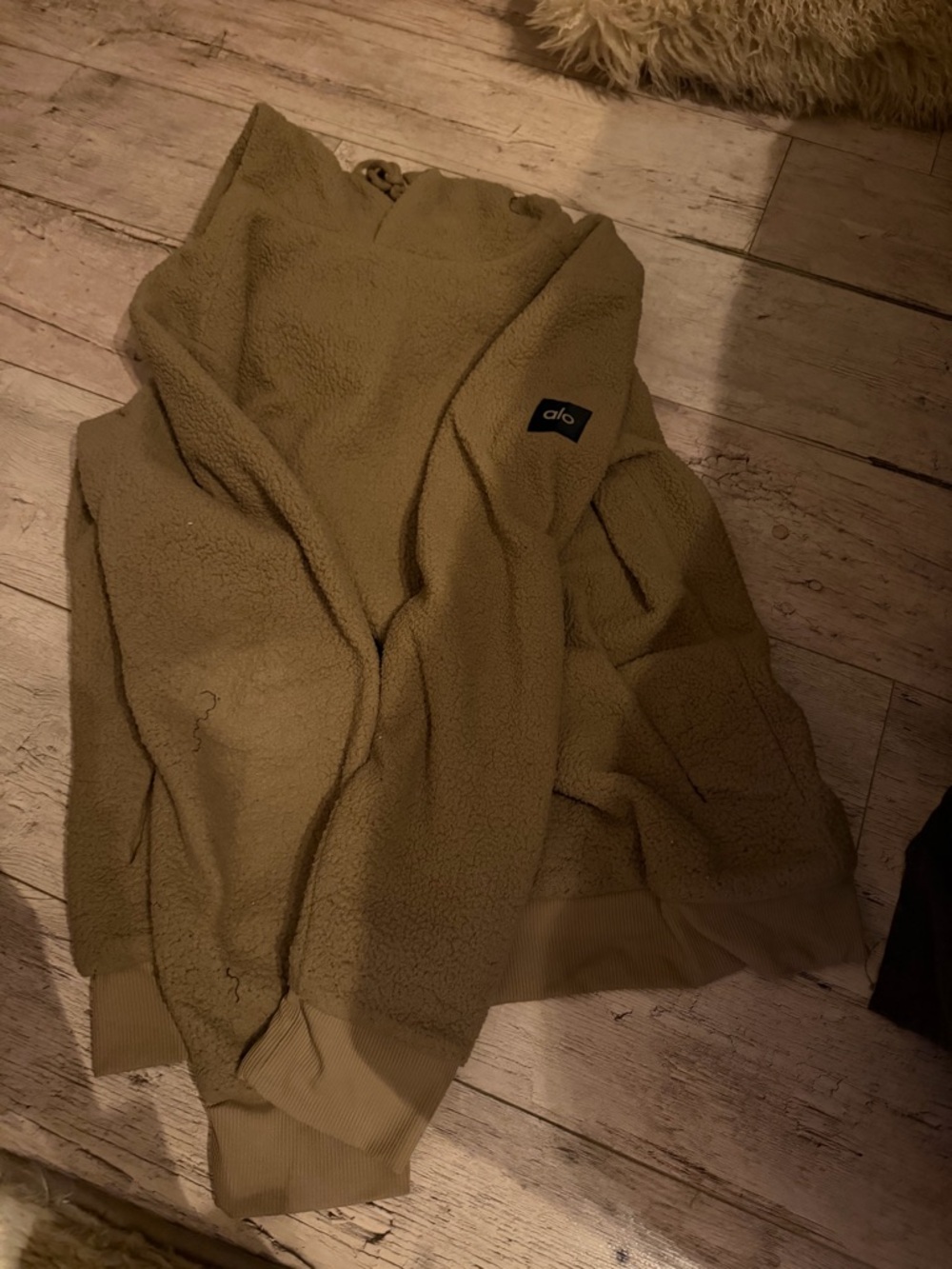 ALO Yoga Men’s Olive Green Sherpa Pullover Hoodie